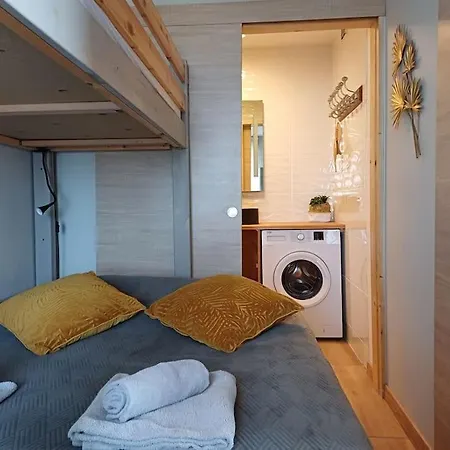 Les Pieds Dans L'eau Apartment *