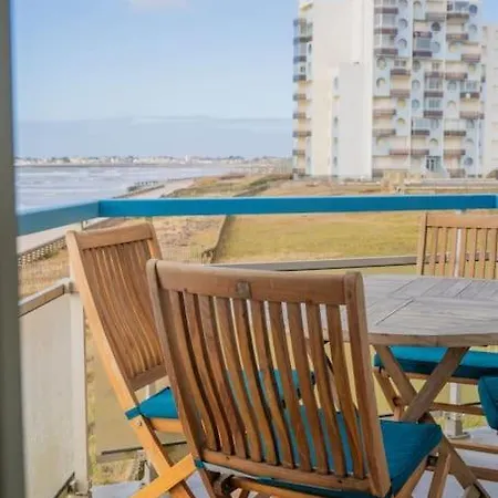 Les Pieds Dans L'eau Apartment