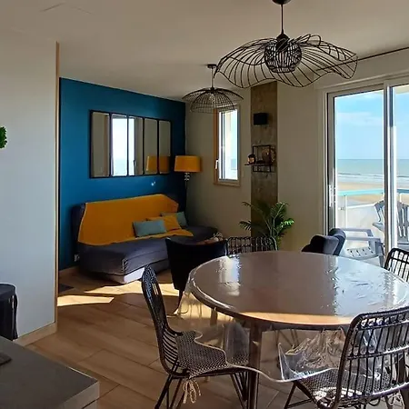 Les Pieds Dans L'eau *