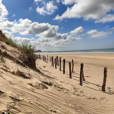 Les Pieds Dans L'eau Apartment *