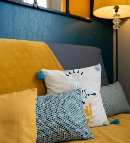 Les Pieds Dans L'eau *