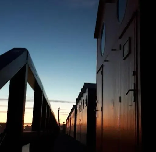 Les Pieds Dans L'eau