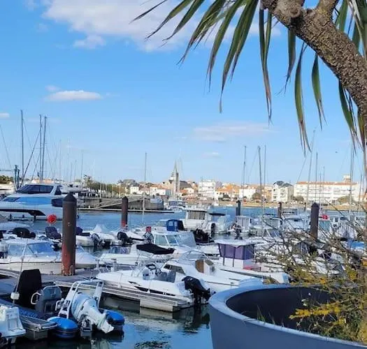 Les Pieds Dans L'eau