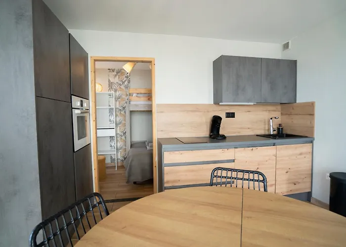 Les Pieds Dans L'eau Apartman *